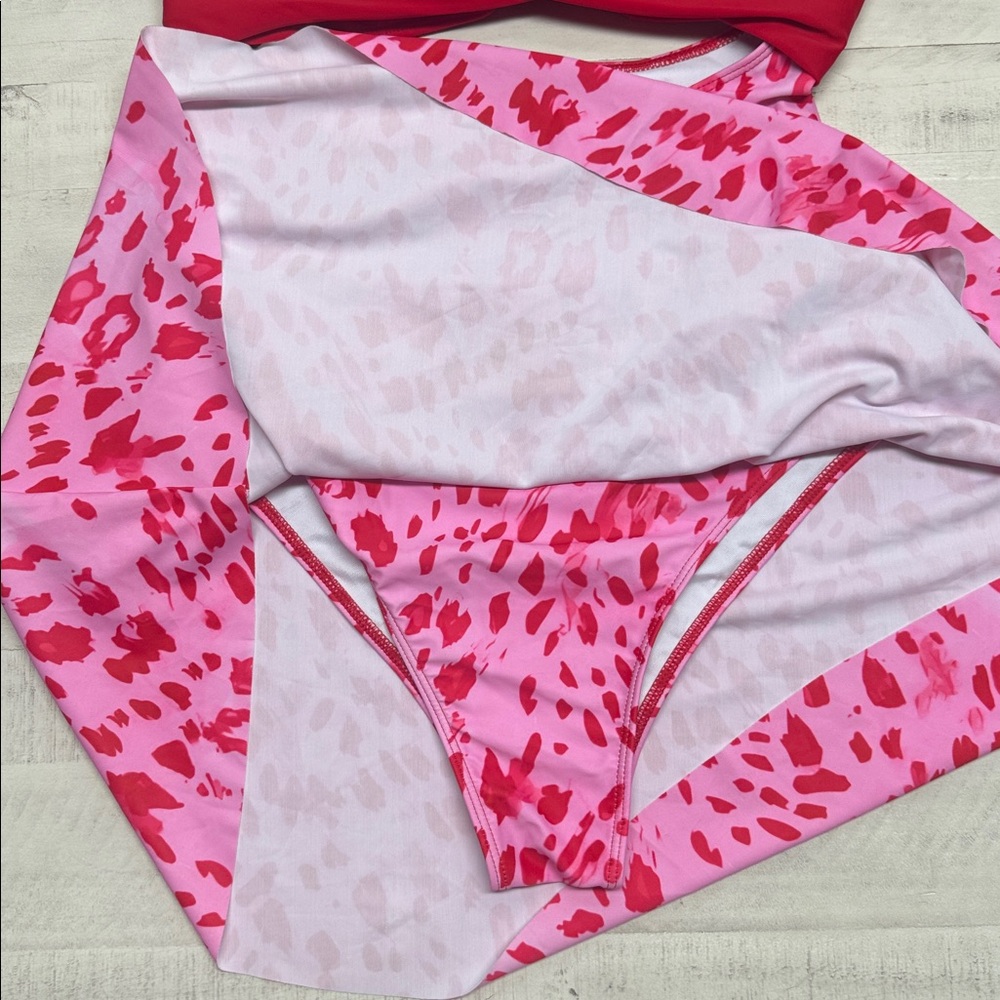 Zaful Swimdress Cutout Cross V Neck Pleated Skirt Swimsuit Built in Bottom - Picture 5 of 10